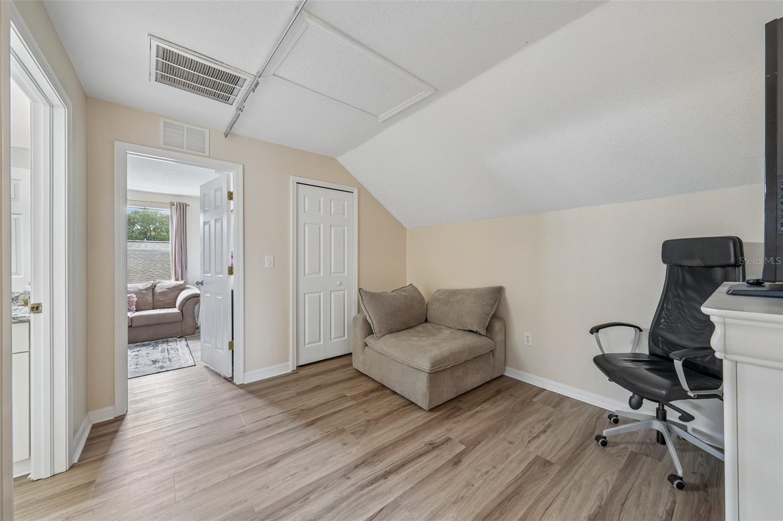 6527 BRIDGECREST DR — photo 20