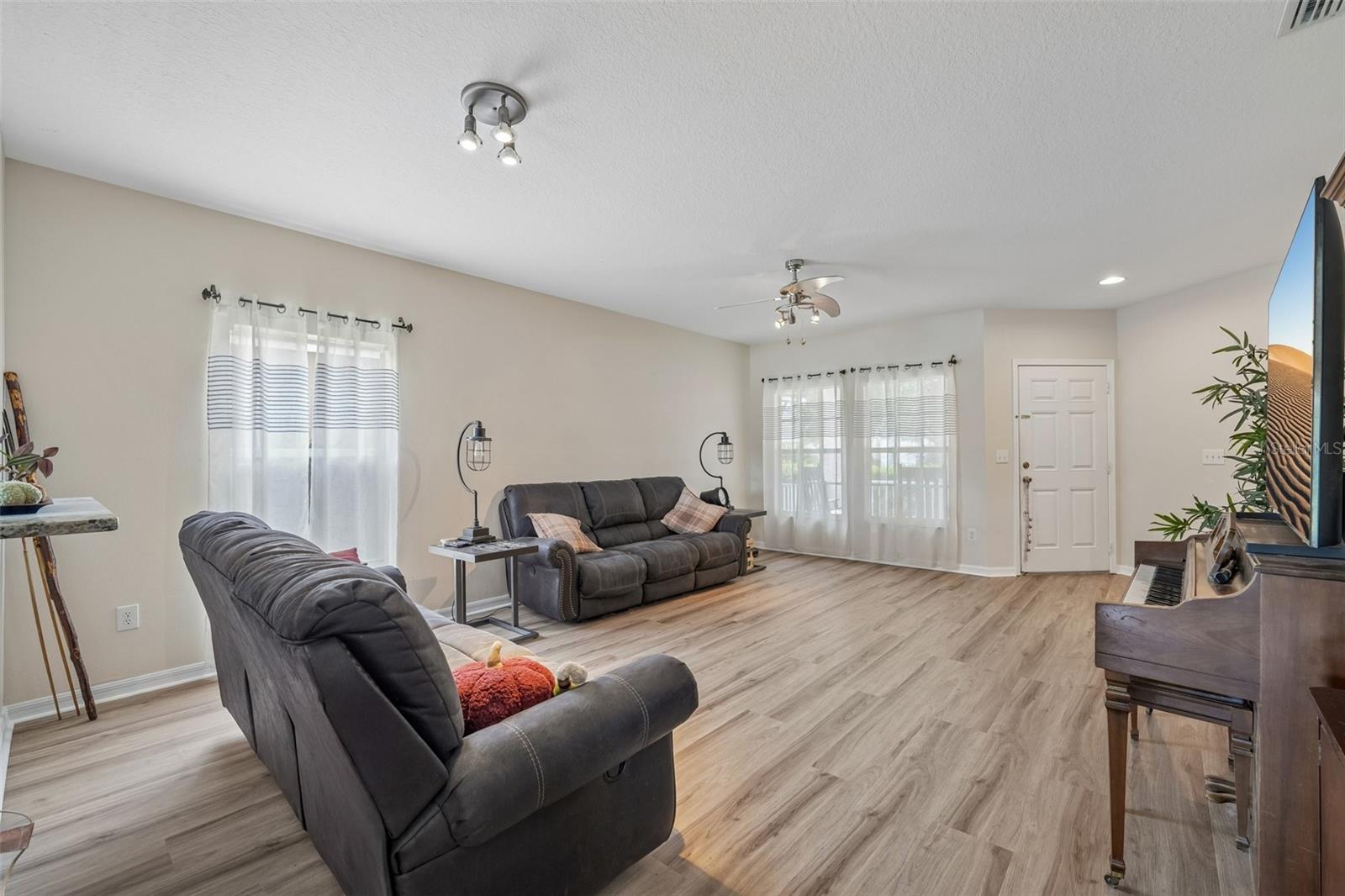 6527 BRIDGECREST DR — photo 6
