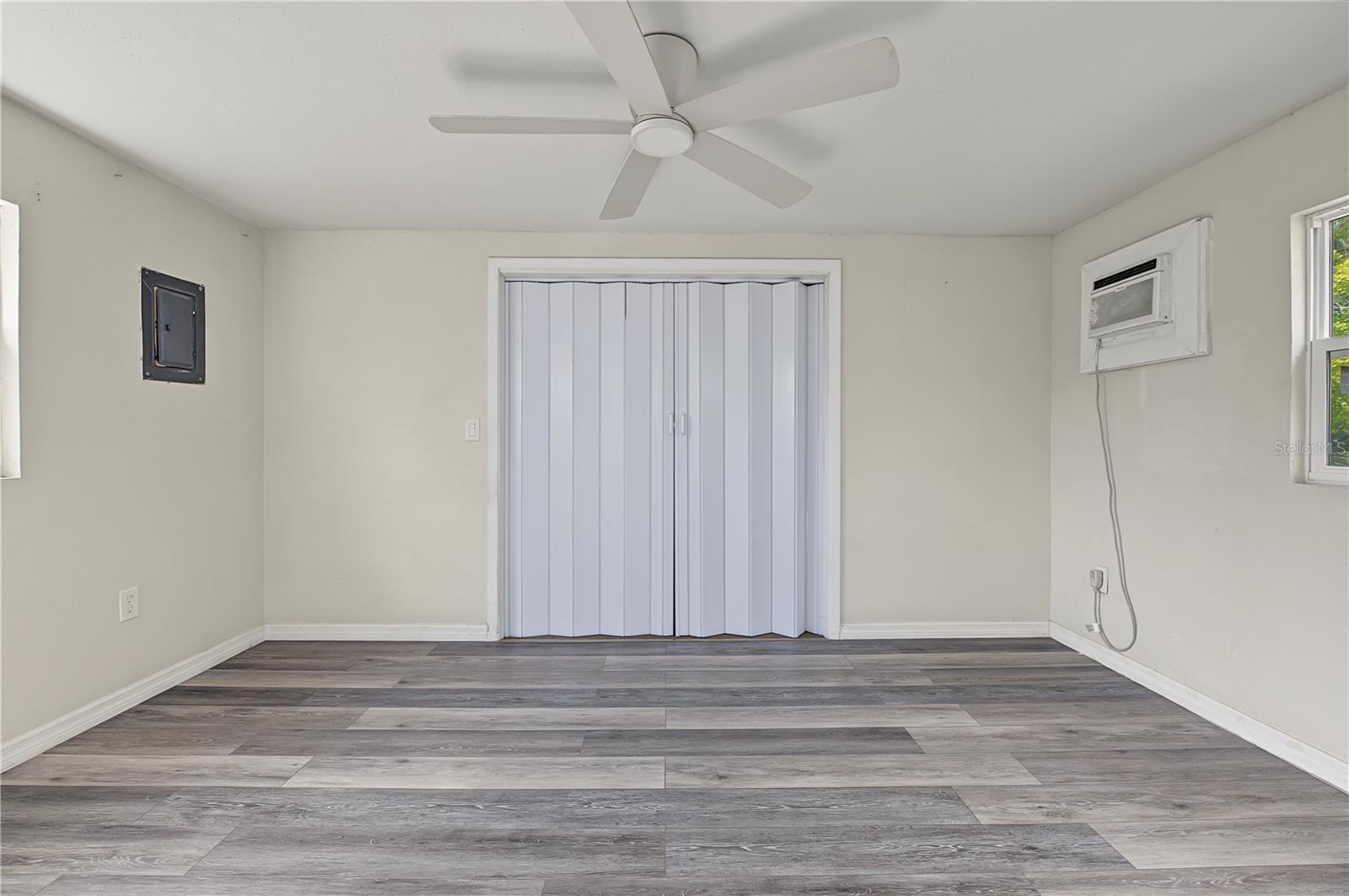 5117 MALLETT DR — photo 37