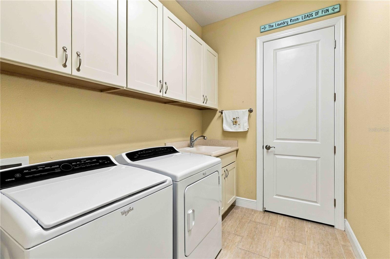 23739 WAVERLY CIR — photo 28