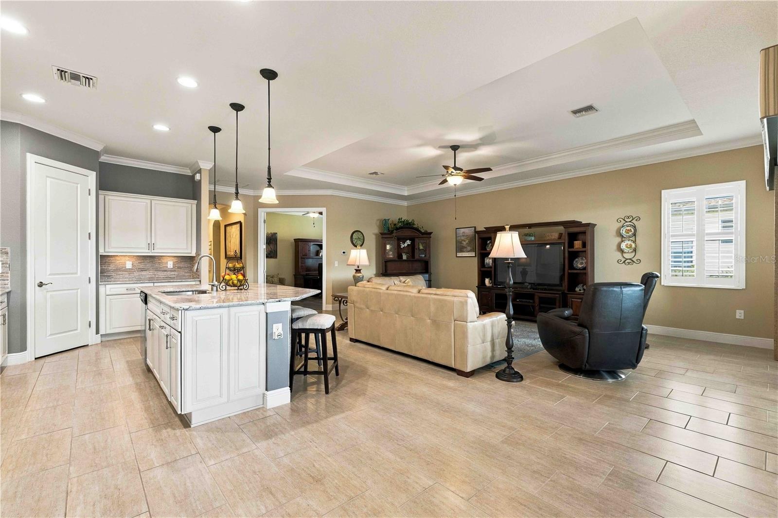 23739 WAVERLY CIR — photo 8