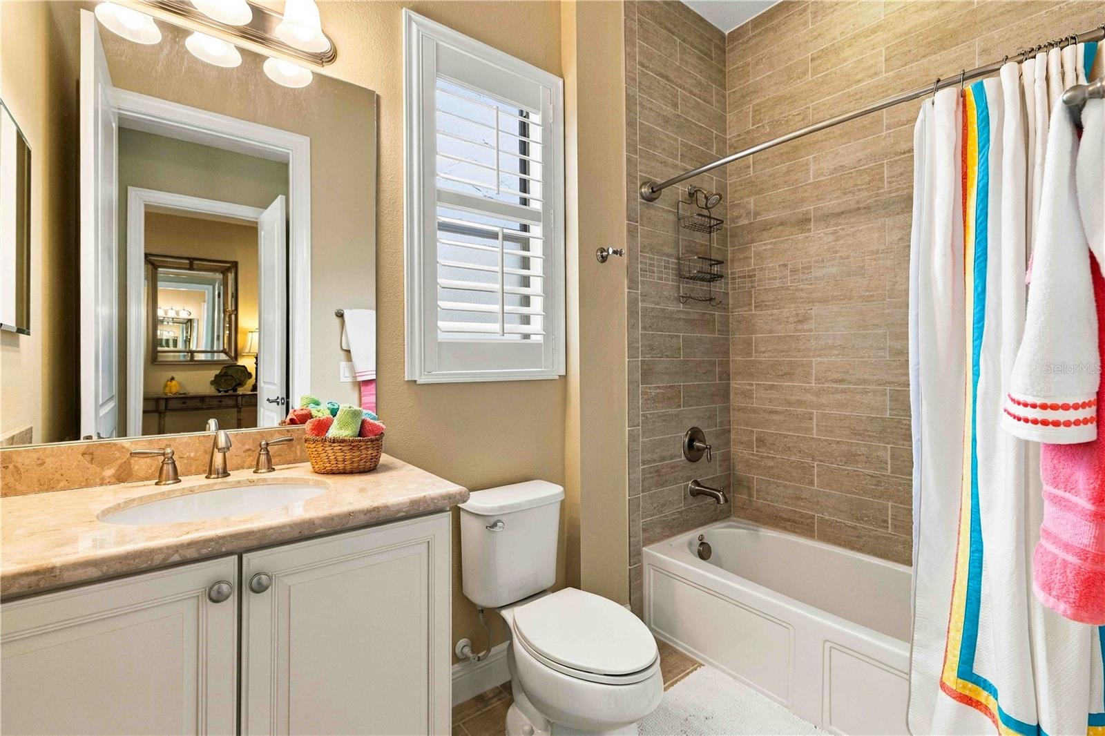 23739 WAVERLY CIR — photo 16