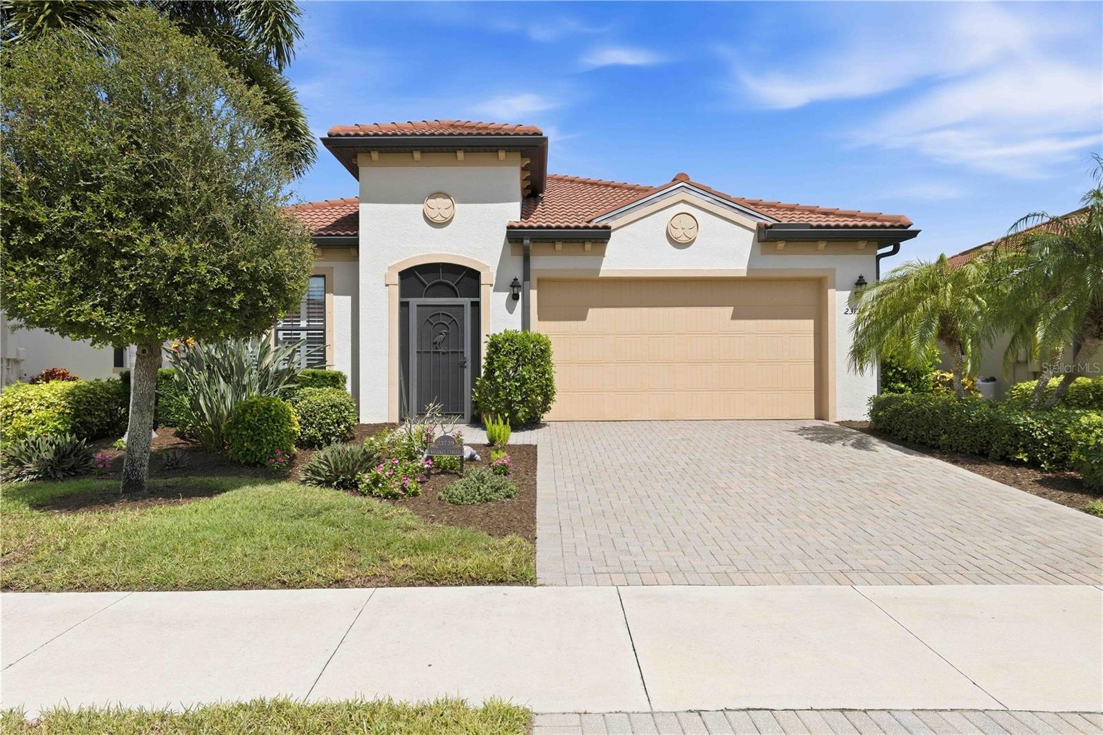 23739 WAVERLY CIR — photo 42