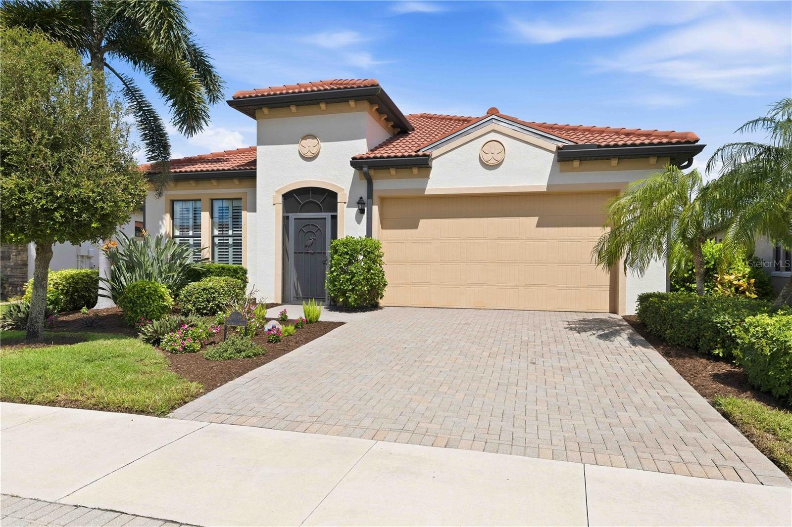 23739 WAVERLY CIR — photo 37