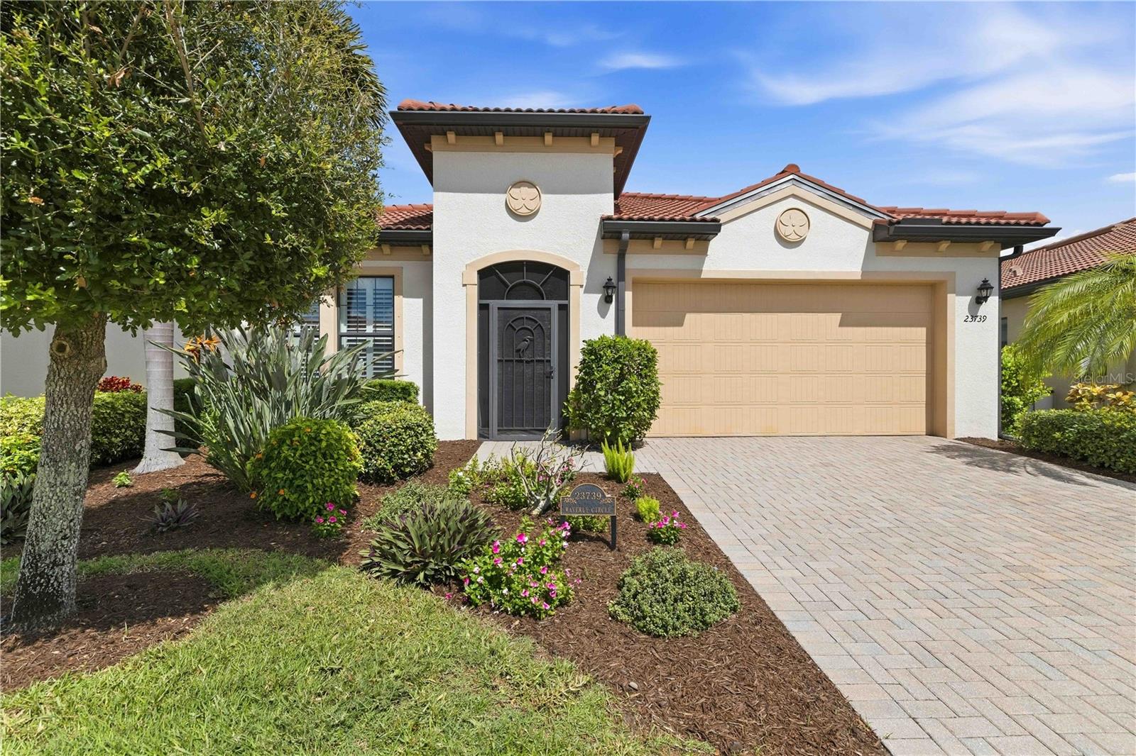 23739 WAVERLY CIR — photo 38