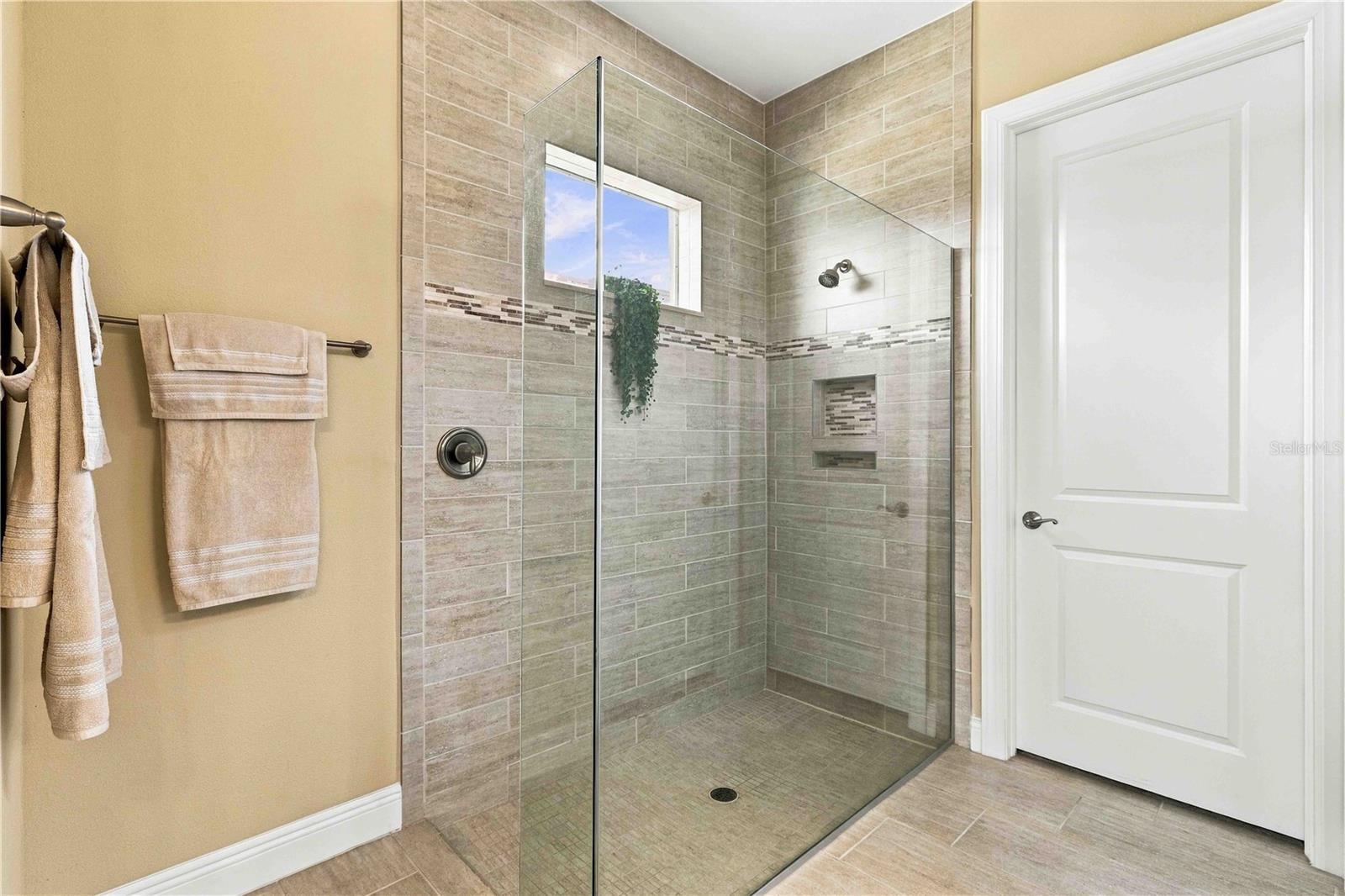 23739 WAVERLY CIR — photo 20