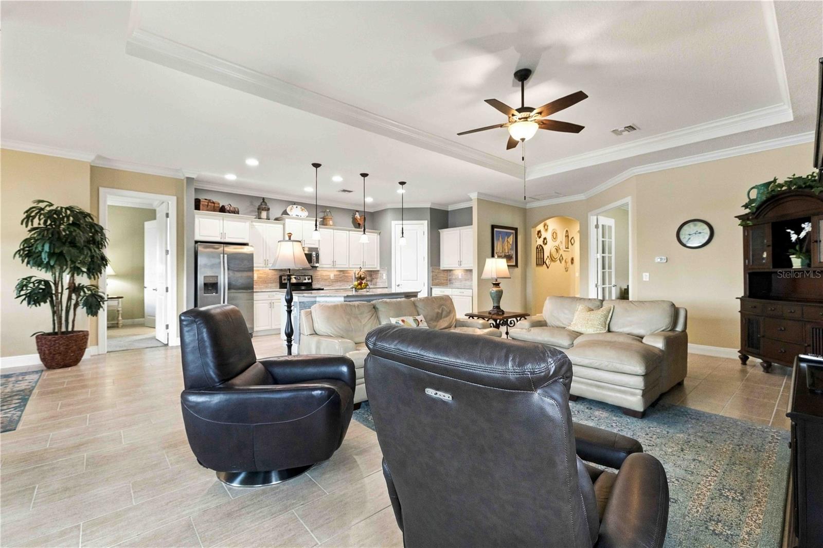 23739 WAVERLY CIR — photo 31