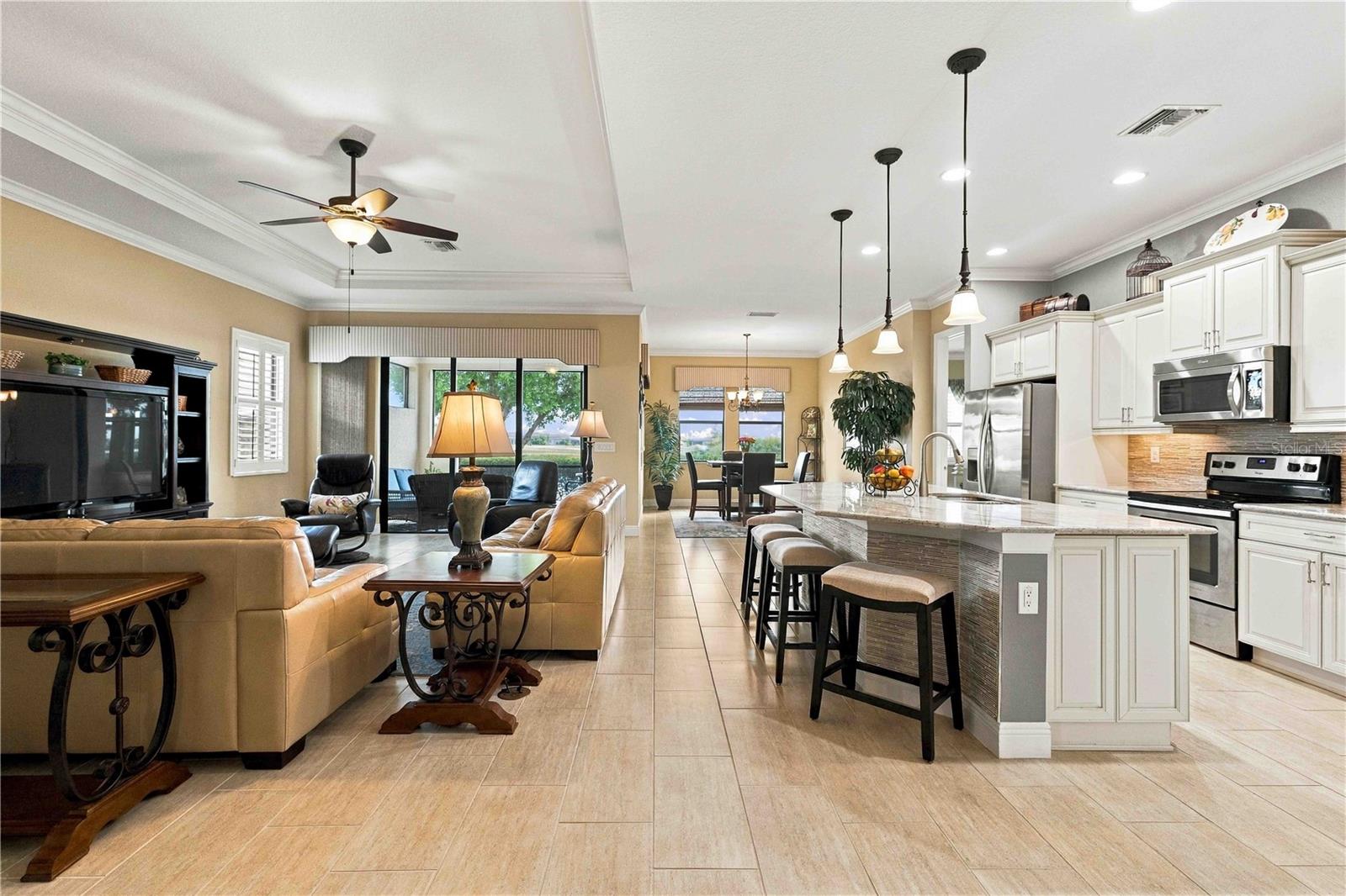 23739 WAVERLY CIR — photo 10