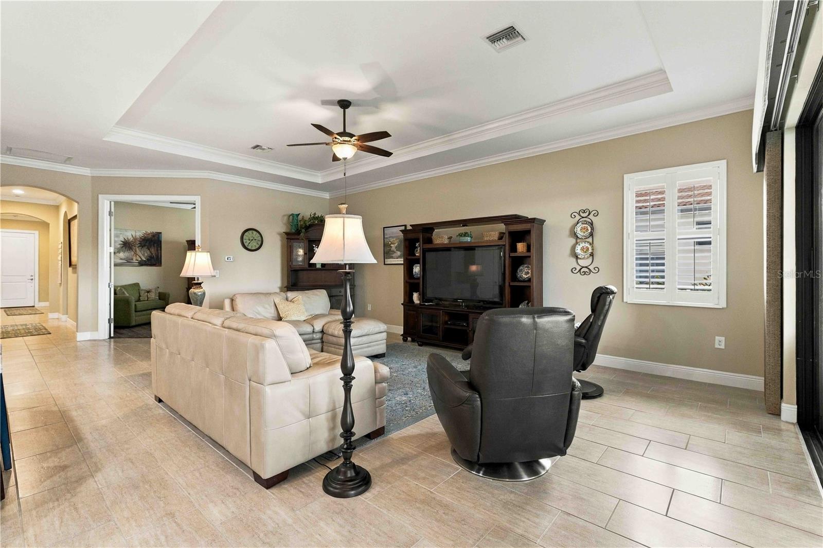 23739 WAVERLY CIR — photo 29
