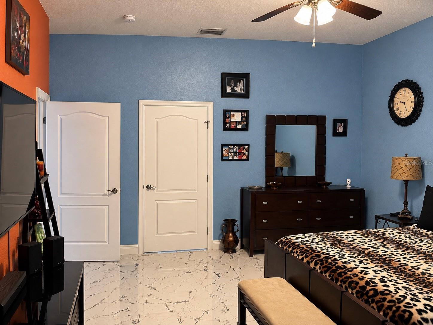 3009 W CLINTON ST — photo 16