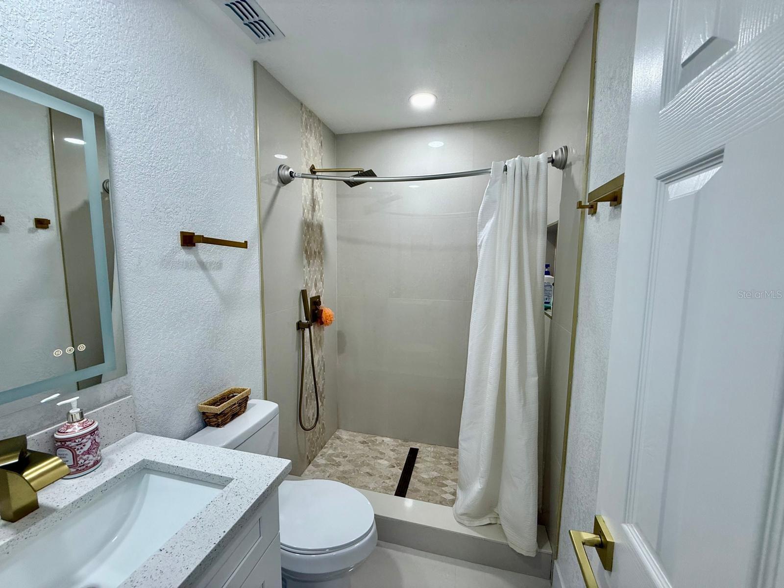815 BISHOP PL — photo 11