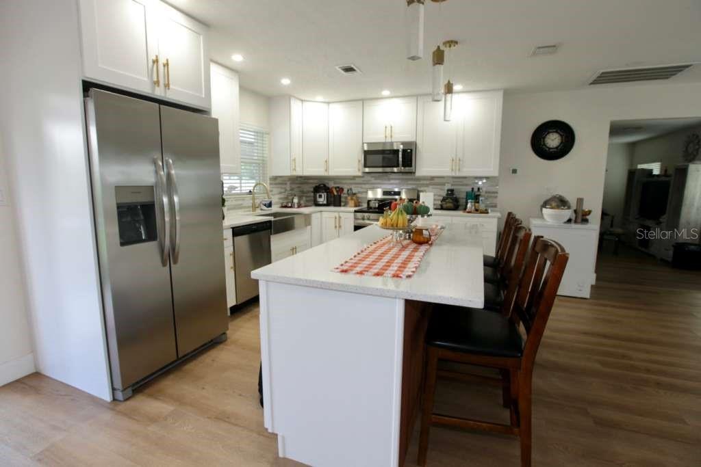 815 BISHOP PL — photo 4
