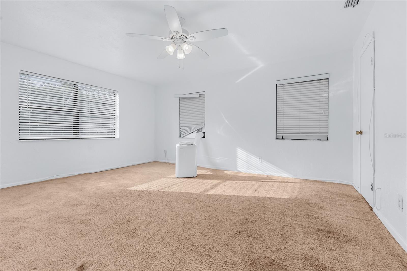 23414 CHERBOURG LOOP — photo 24