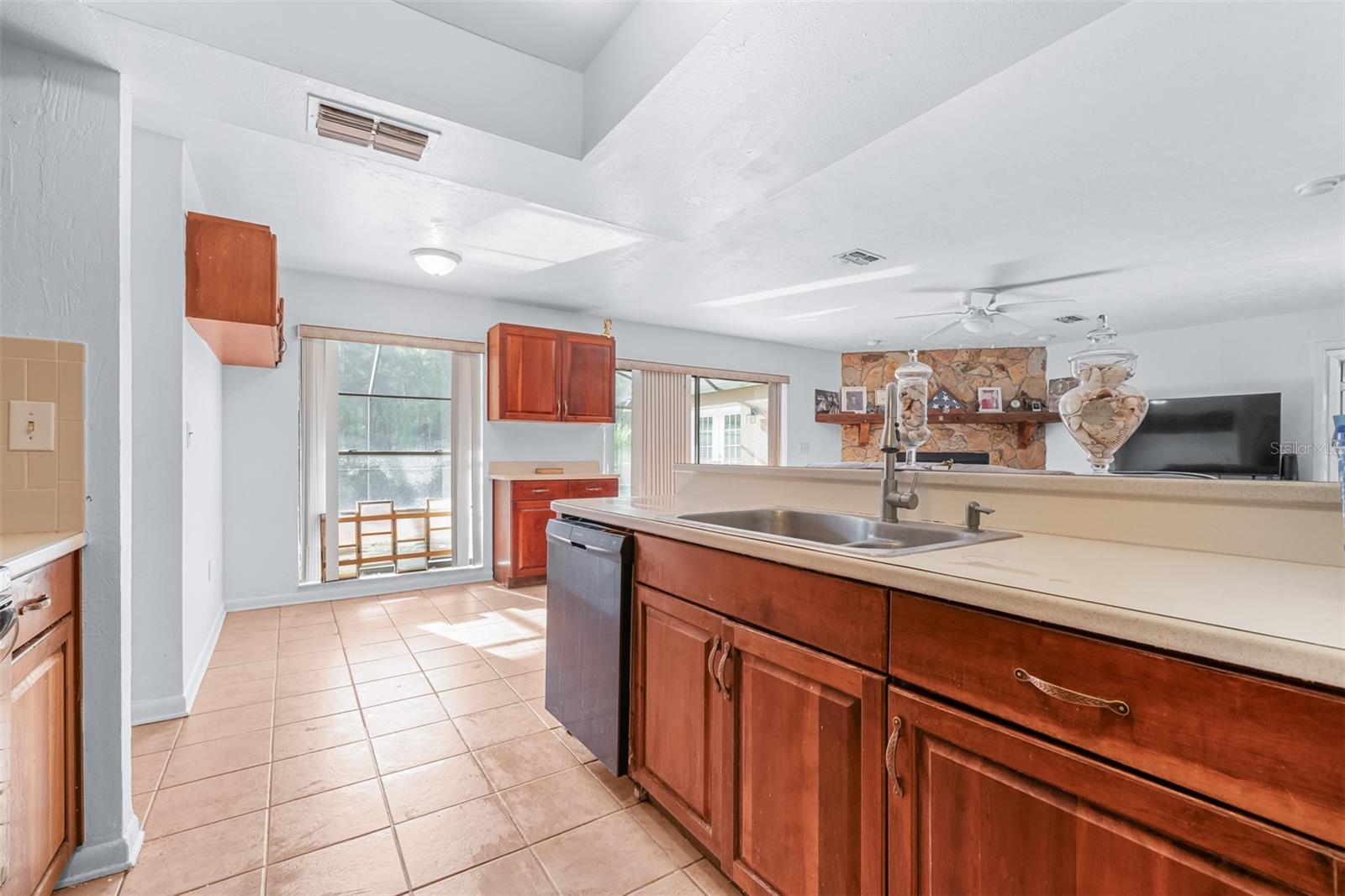 23414 CHERBOURG LOOP — photo 16