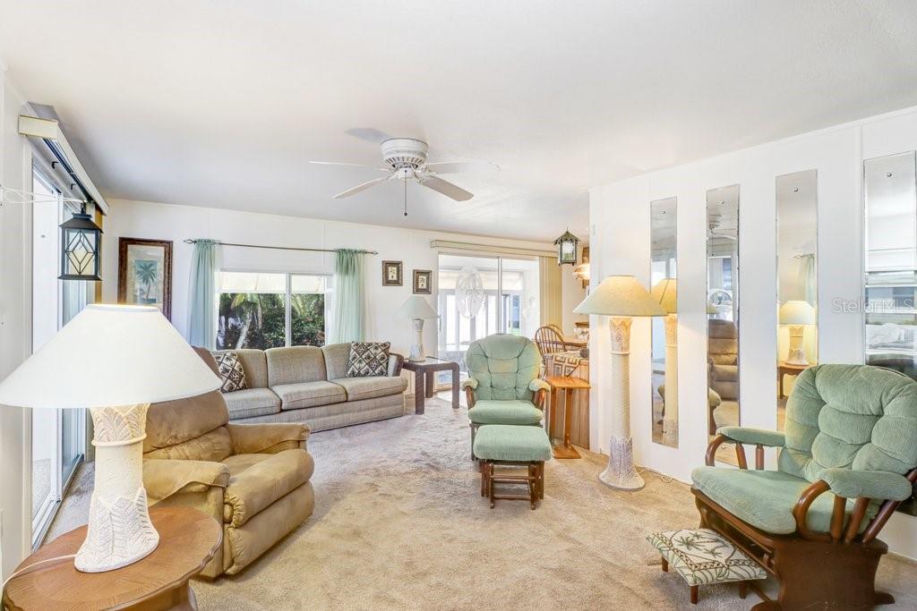 585 SKY HARBOR DR #317 — photo 8