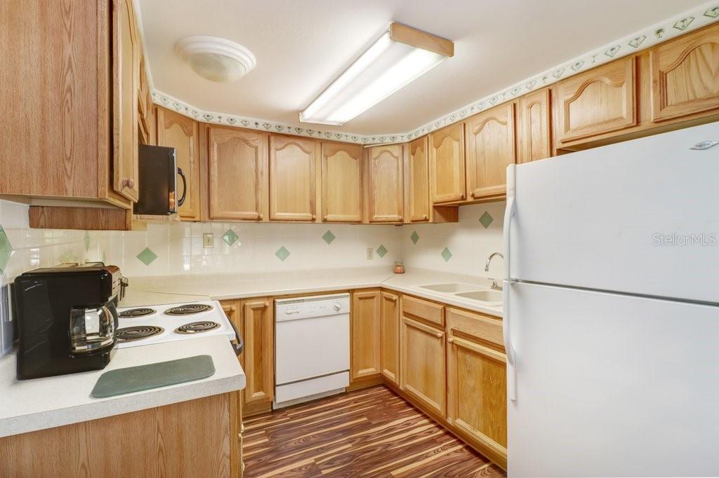 585 SKY HARBOR DR #317 — photo 13