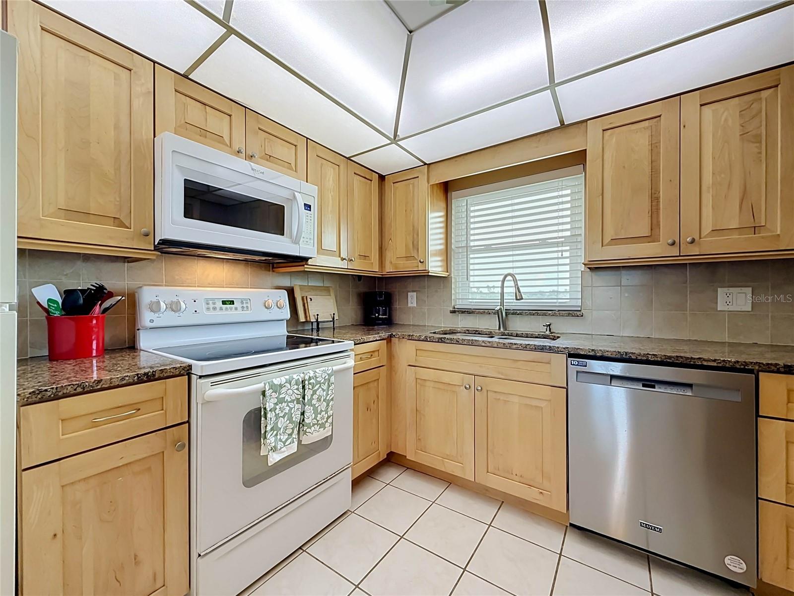 4550 COVE CIR #502 — photo 13
