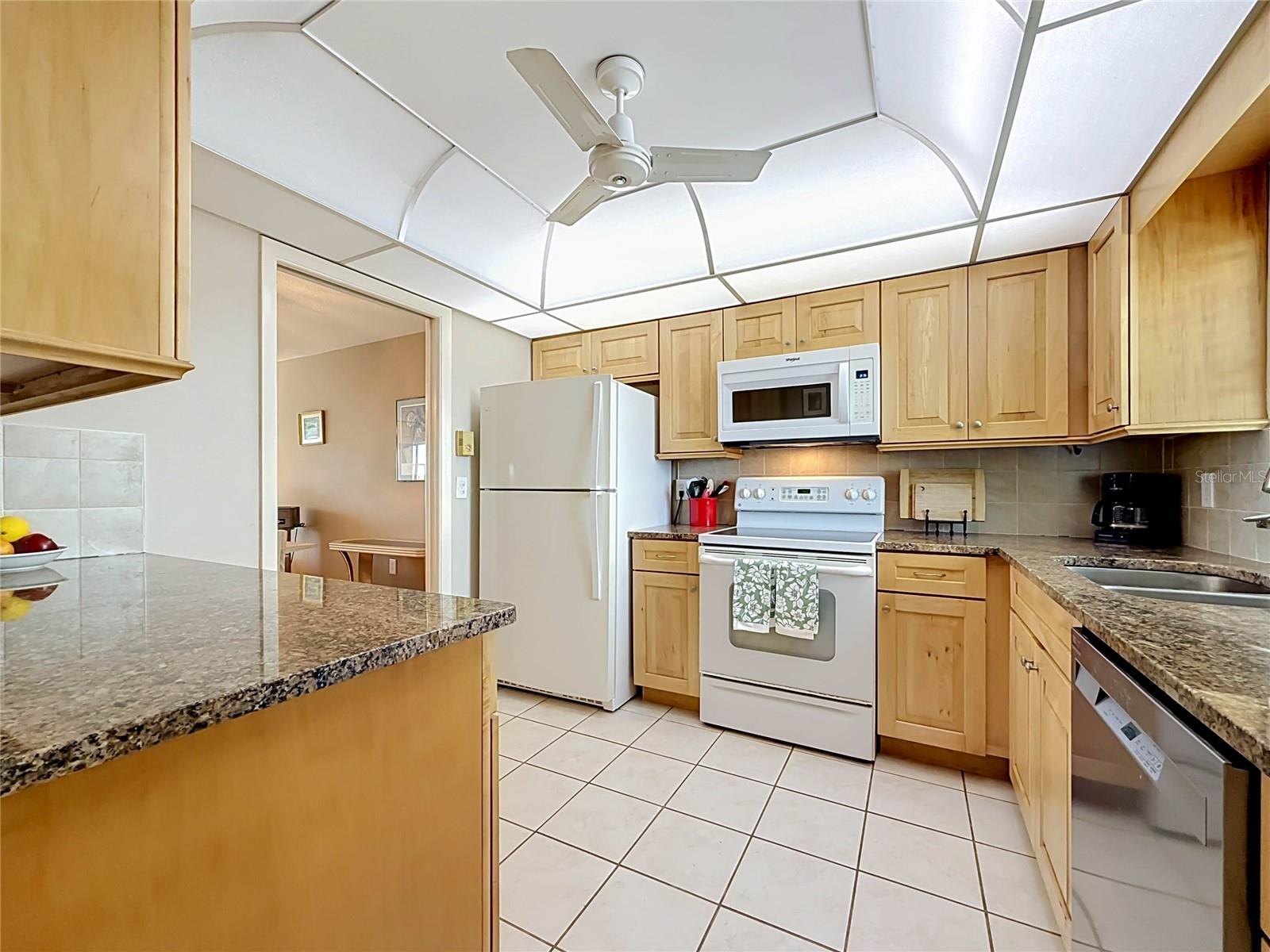 4550 COVE CIR #502 — photo 14