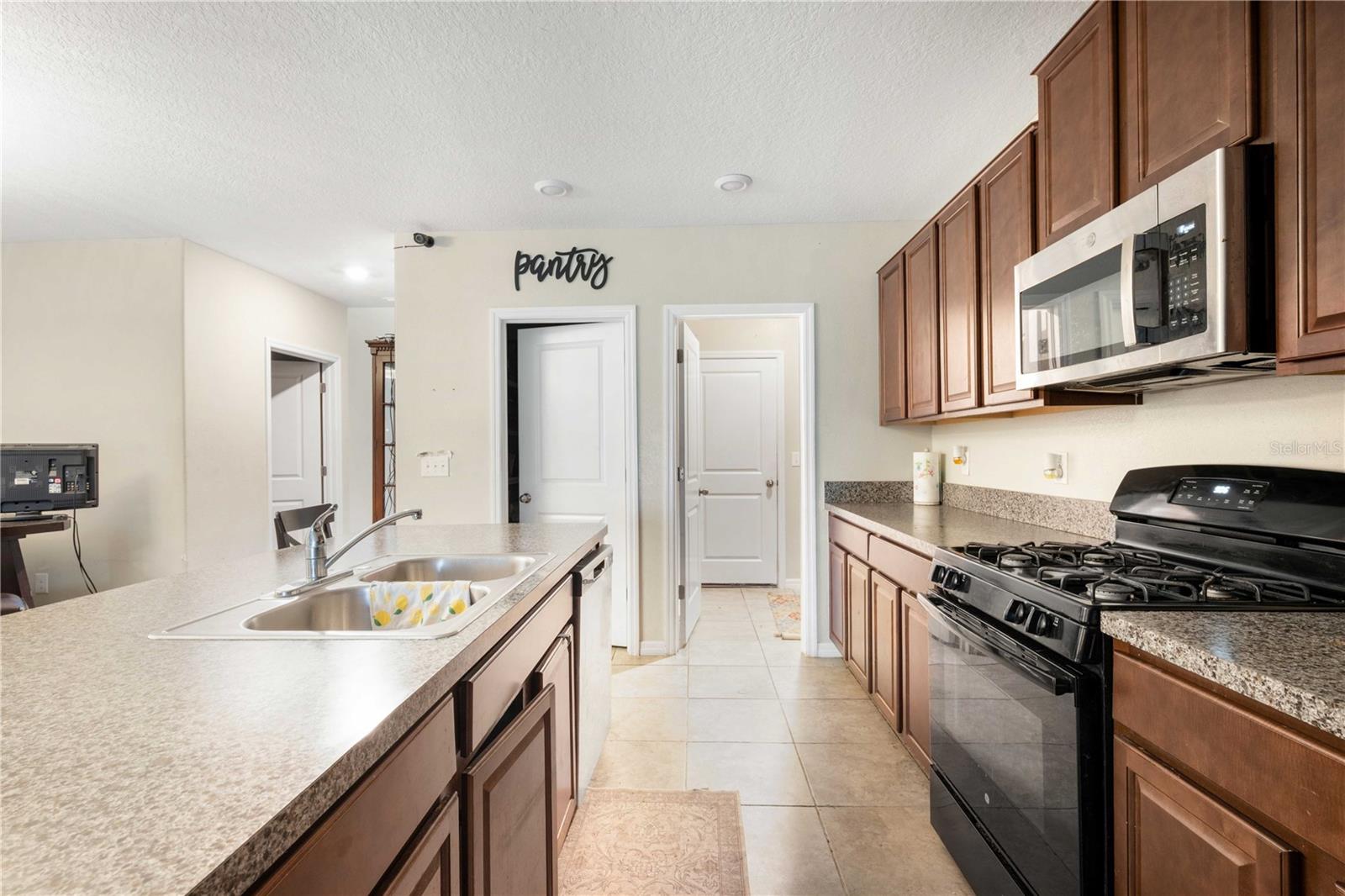 9617 CHANNING HILL DR — photo 9