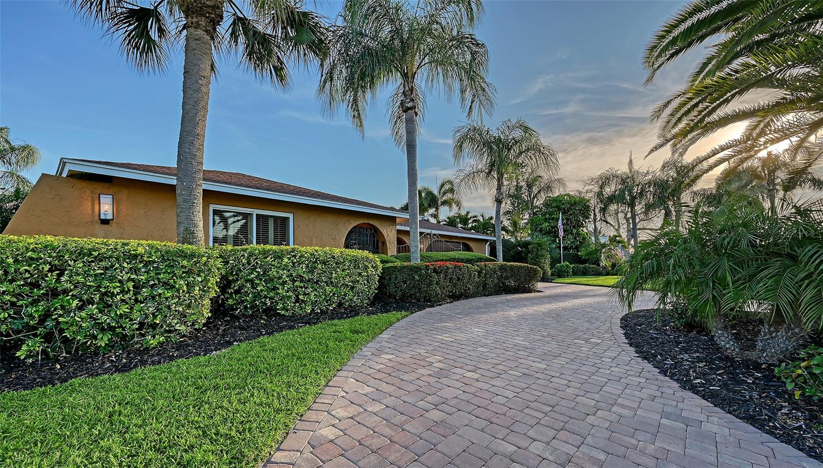 7137 WESTMORELAND DR — photo 6