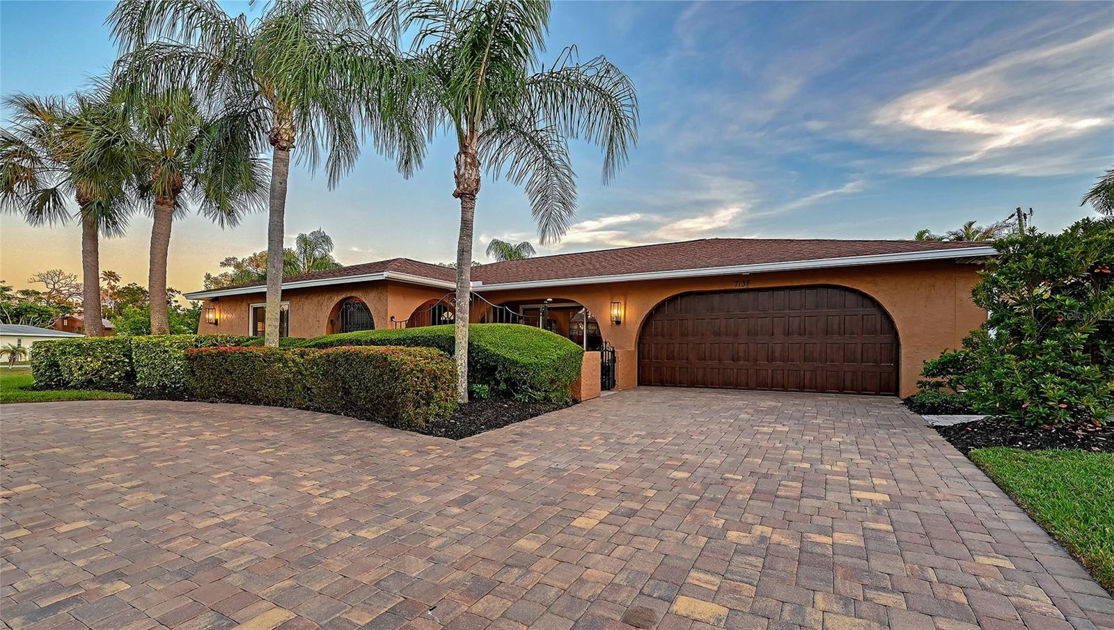 7137 WESTMORELAND DR — photo 10