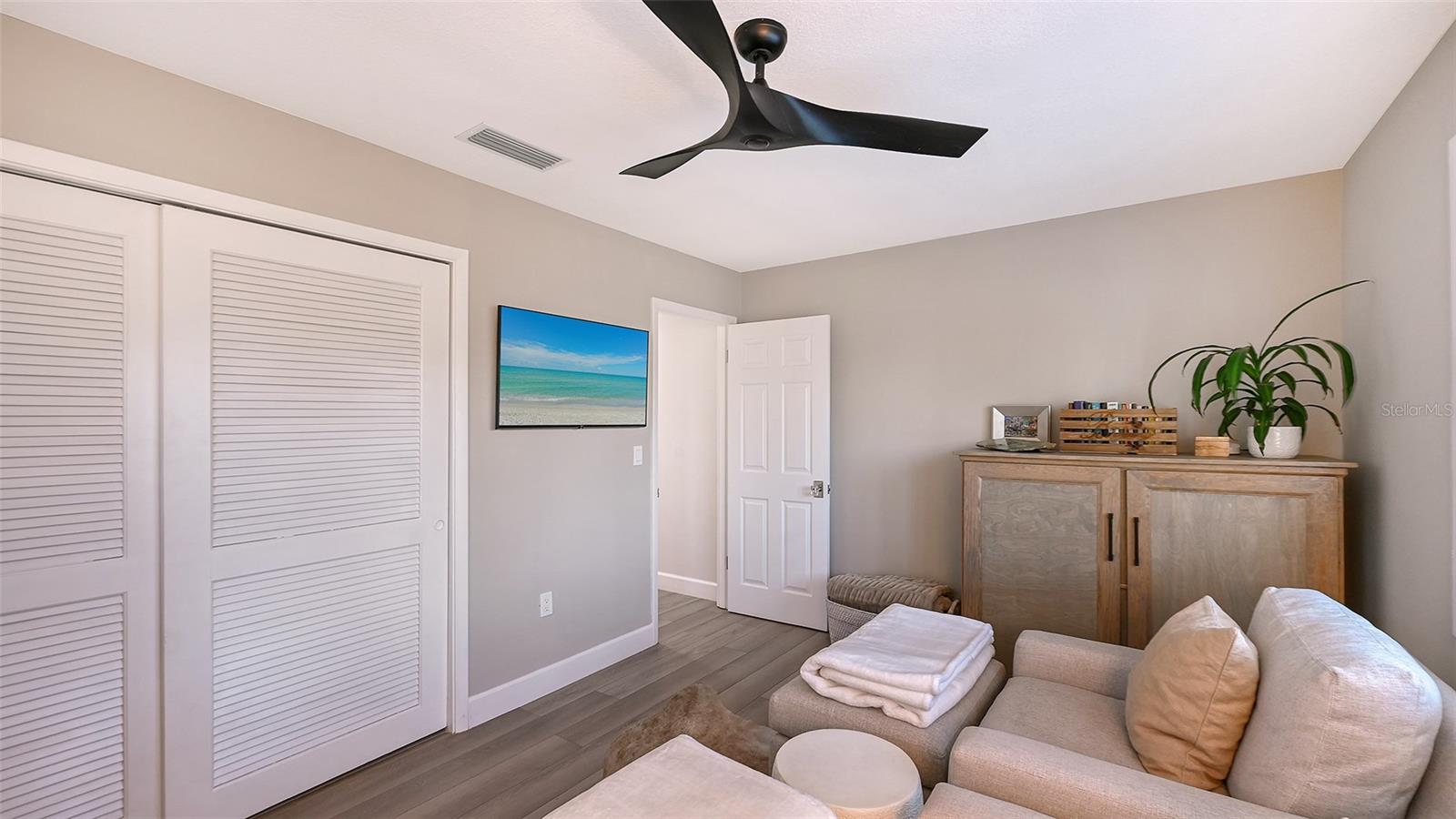7137 WESTMORELAND DR — photo 43