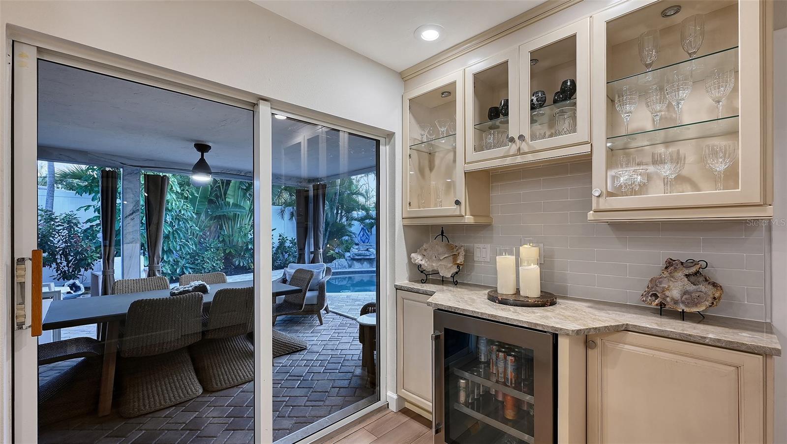 7137 WESTMORELAND DR — photo 31