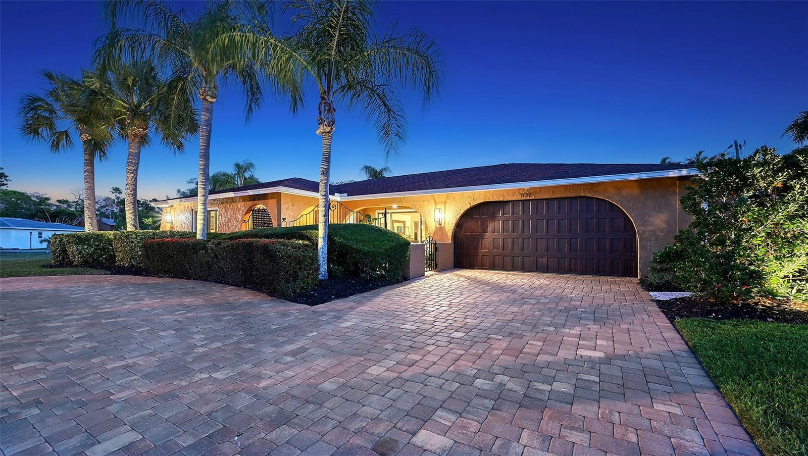 7137 WESTMORELAND DR — photo 11