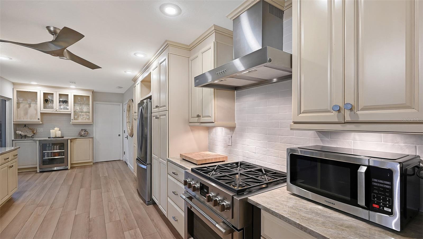 7137 WESTMORELAND DR — photo 29