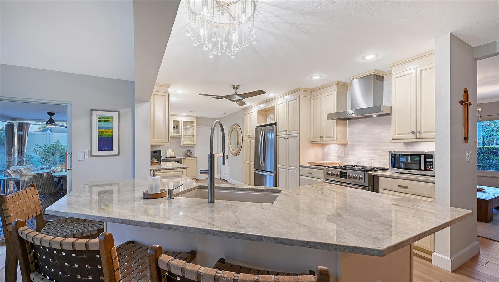 7137 WESTMORELAND DR — photo 27
