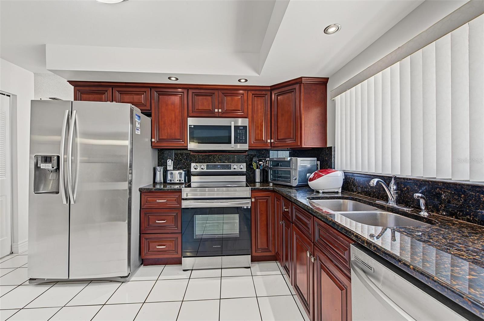 8239 VASSAR CIR — photo 12