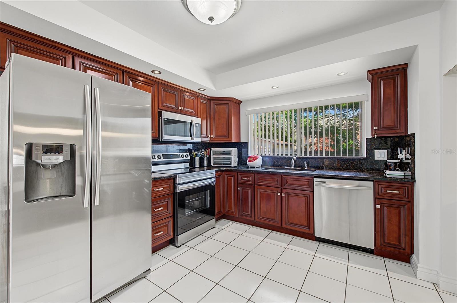 8239 VASSAR CIR — photo 11
