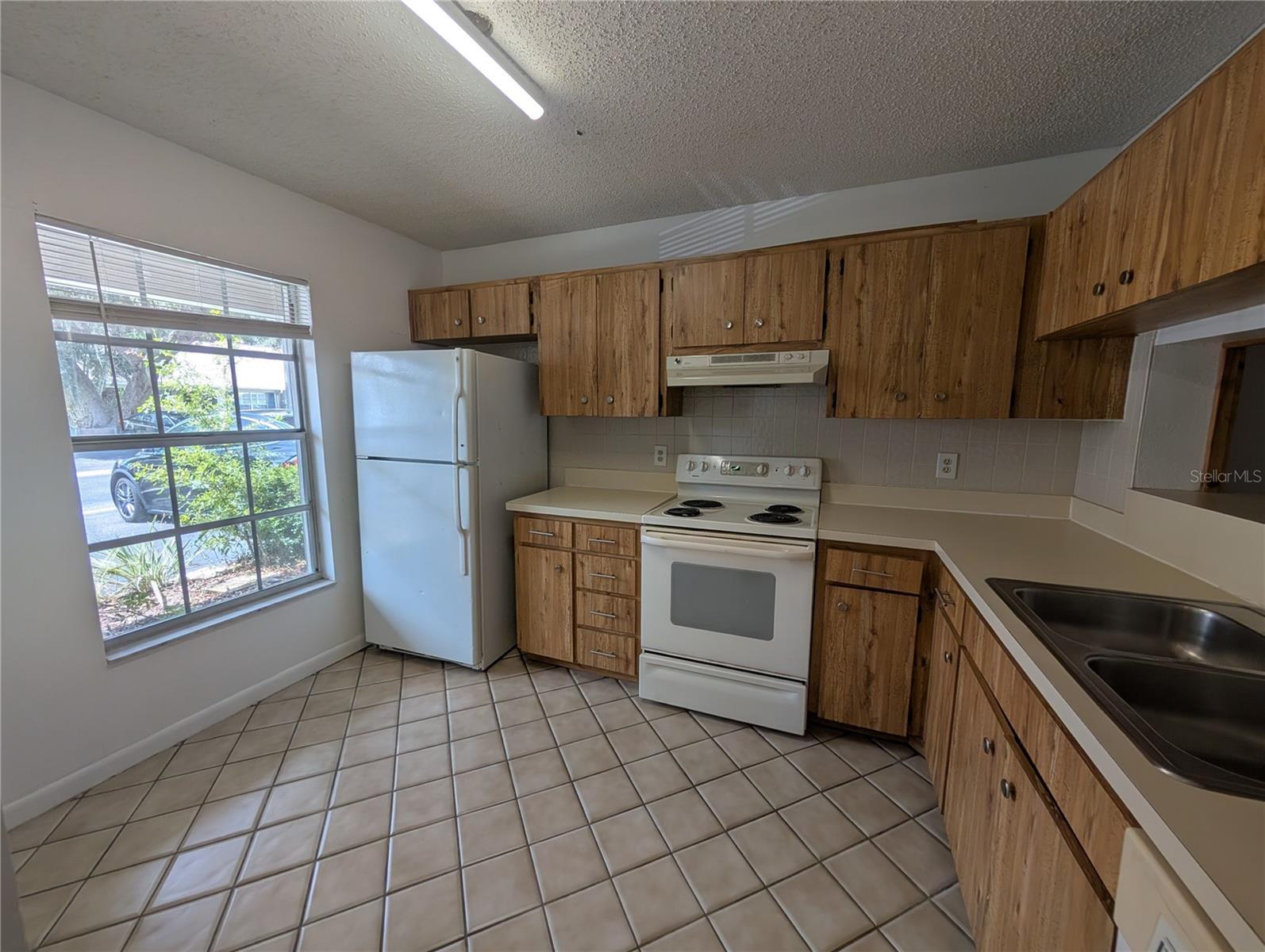 1130 DOVER CT — photo 2