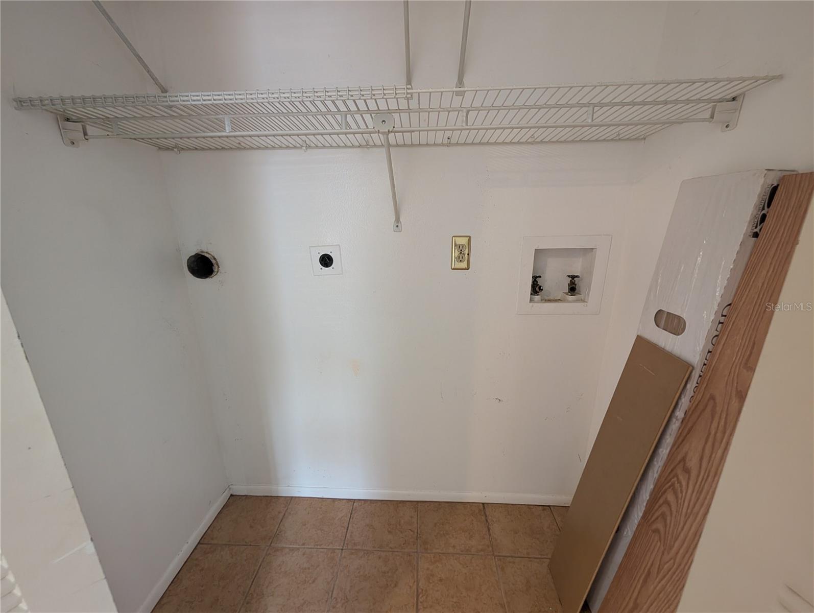 1130 DOVER CT — photo 12