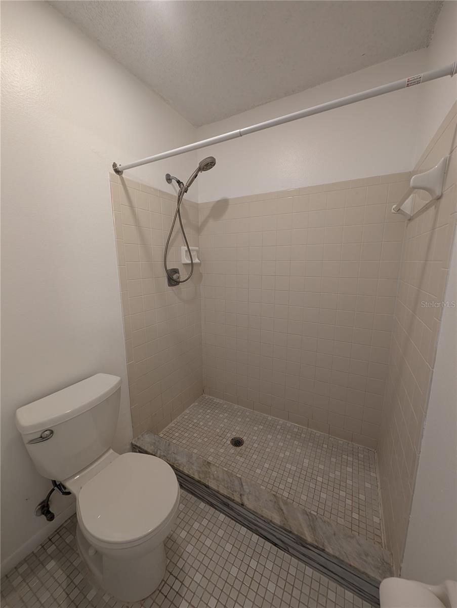 1130 DOVER CT — photo 8