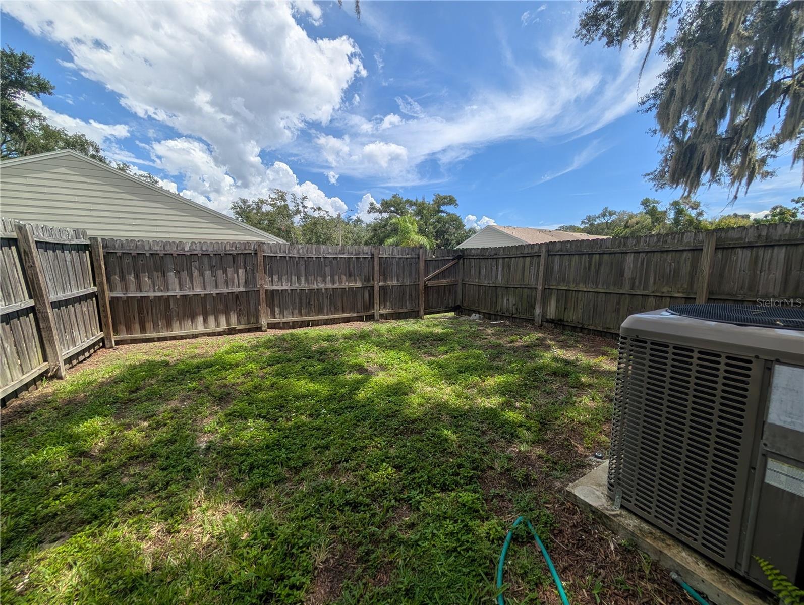 1130 DOVER CT — photo 17