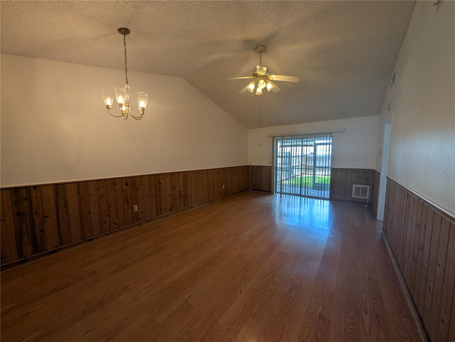 1130 DOVER CT — photo 3