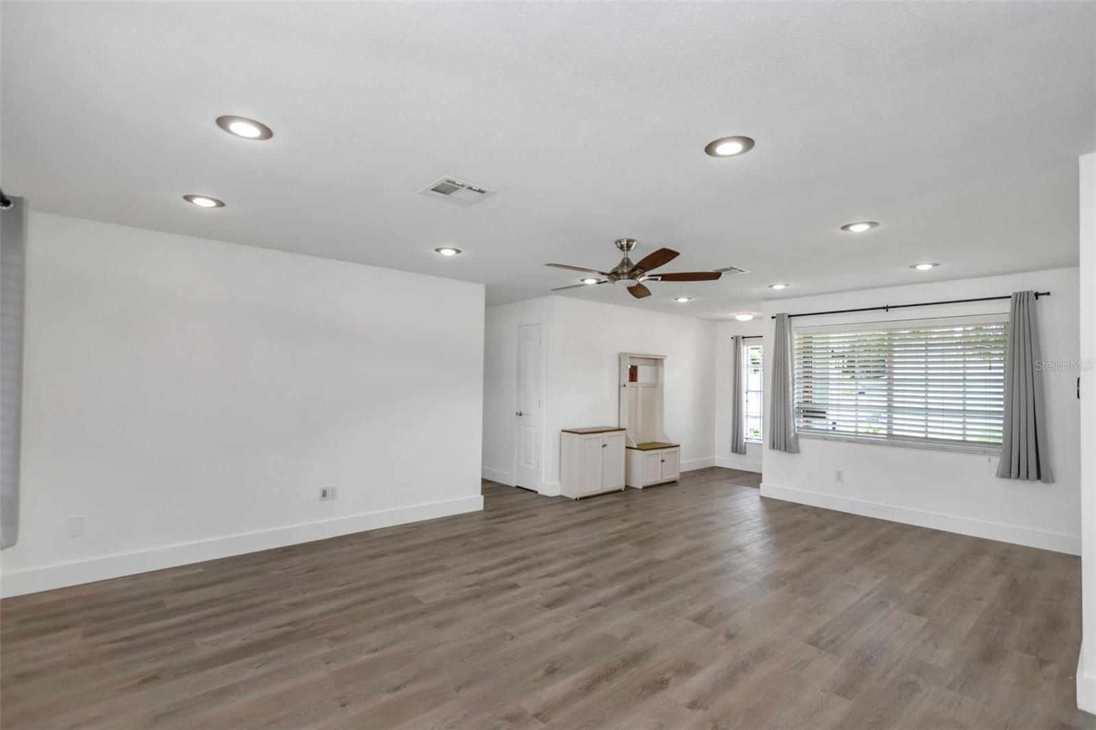 1071 SUEMAR RD — photo 5