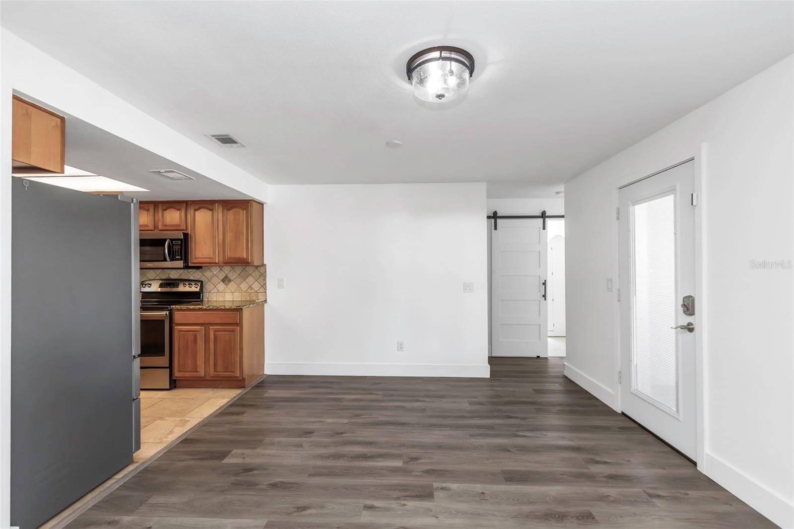 1071 SUEMAR RD — photo 10