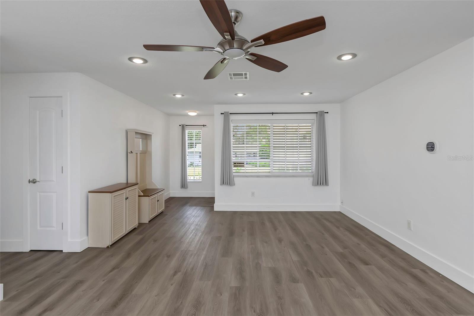 1071 SUEMAR RD — photo 9