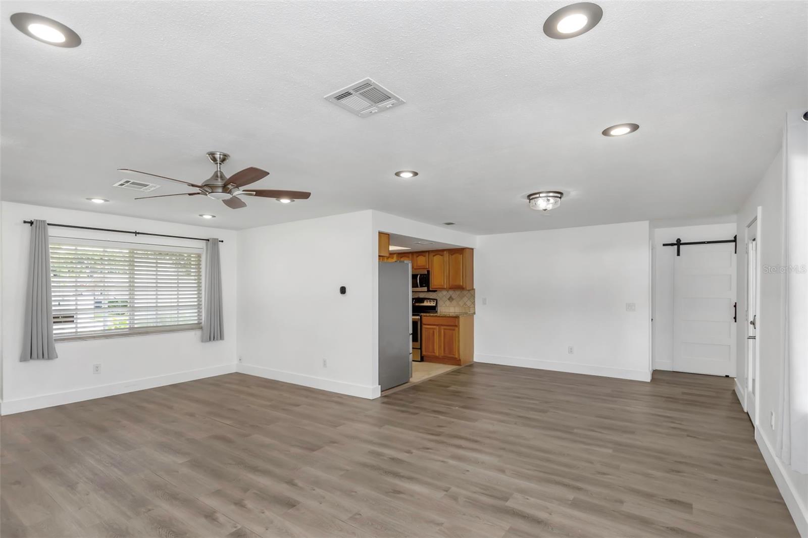 1071 SUEMAR RD — photo 6