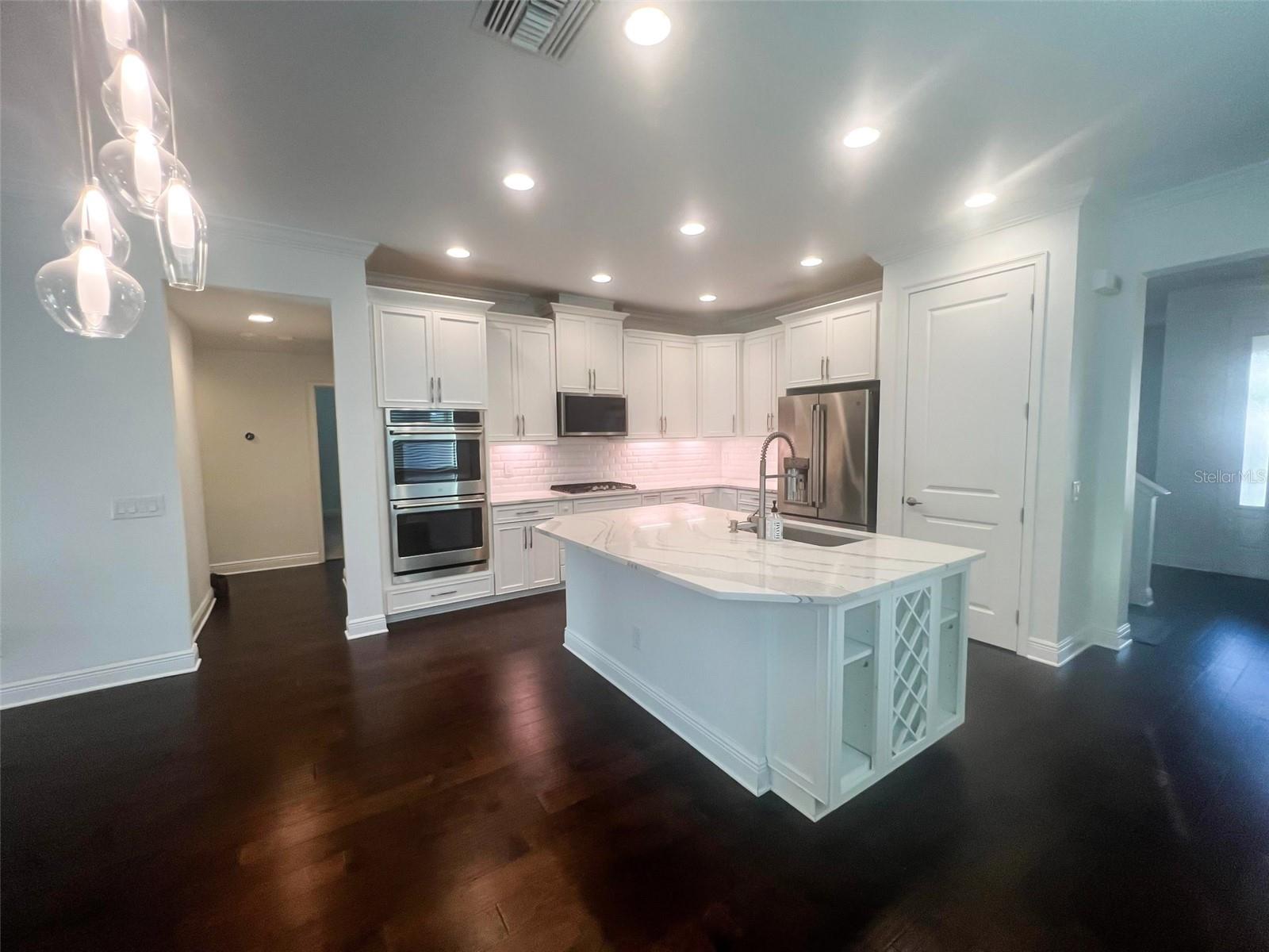 3847 MELLON DR — photo 2