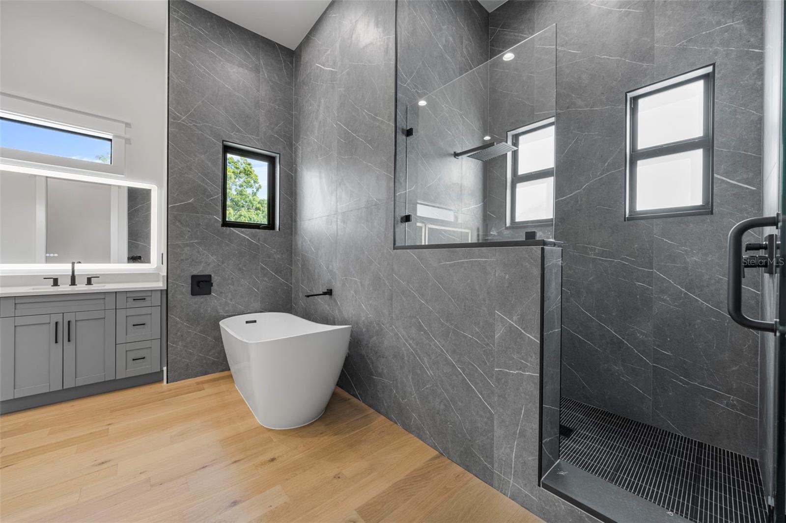 3701 S LYNWOOD AVE — photo 32