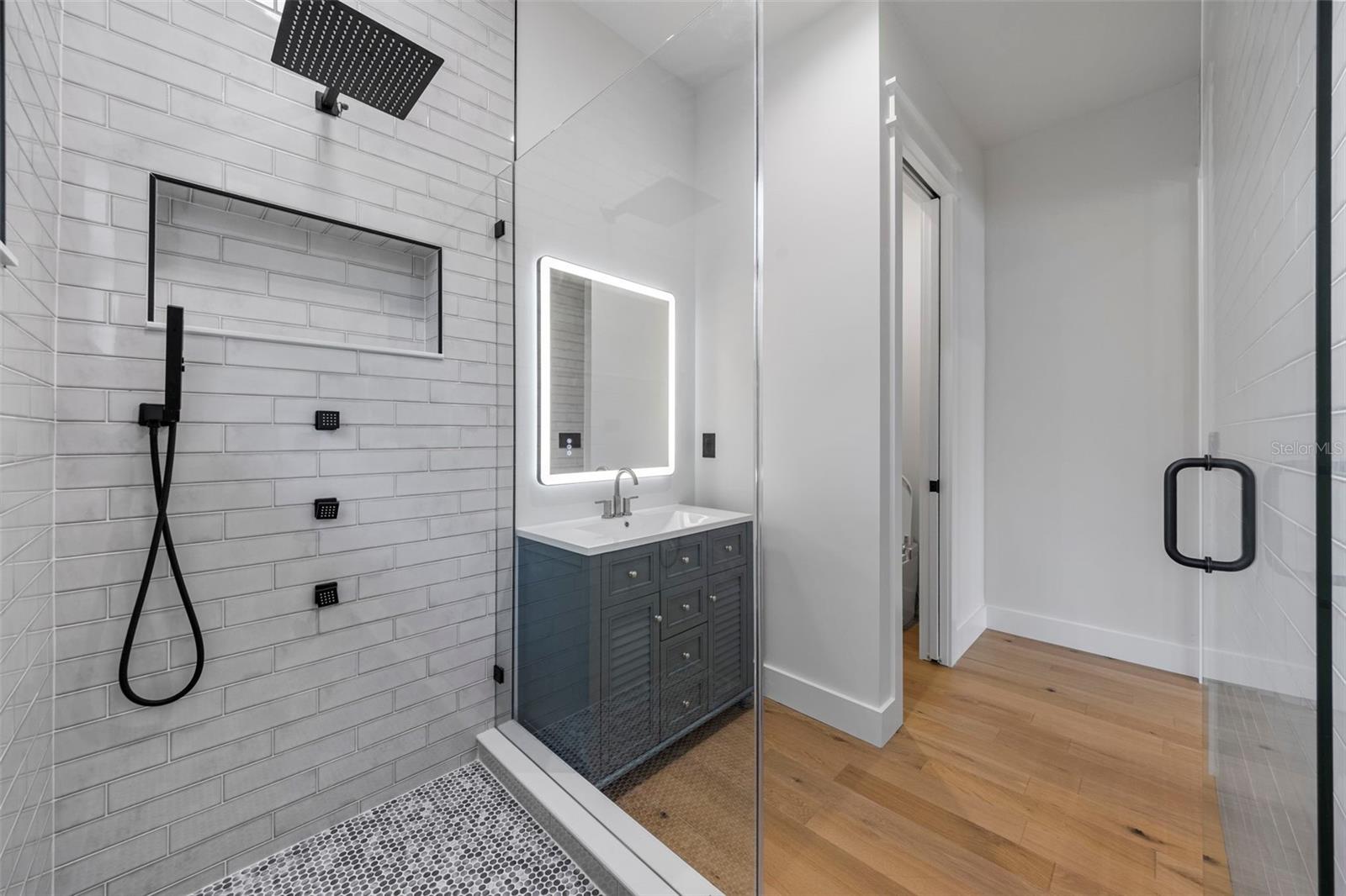 3701 S LYNWOOD AVE — photo 64