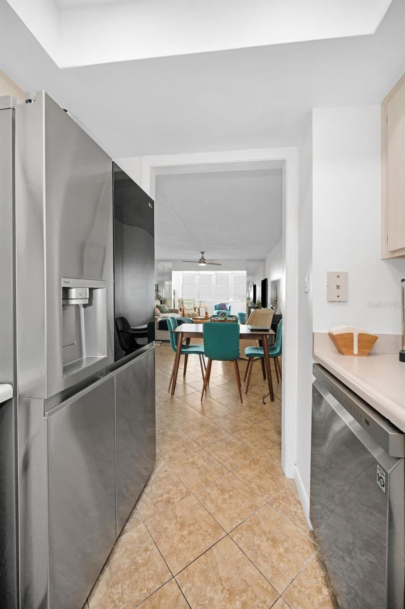 622 EDGEWATER DR #523 — photo 8