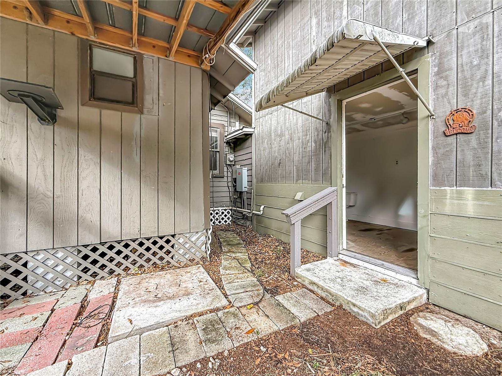 4519 HAINES RD N — photo 25