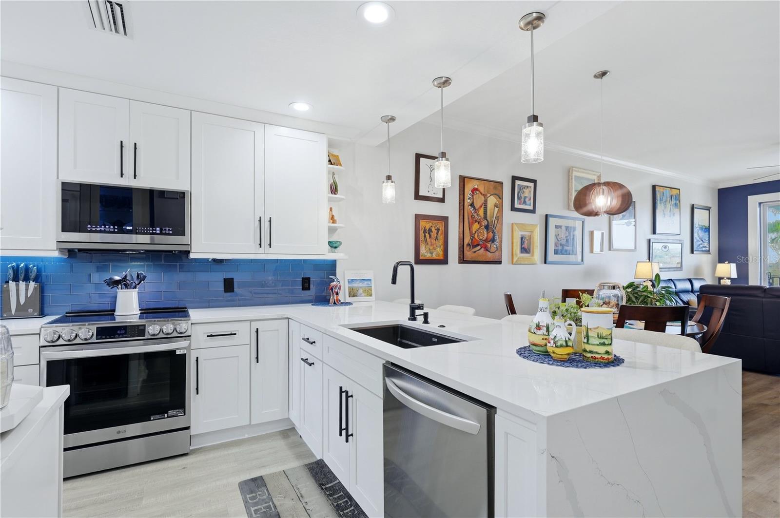 5531 CANNES CIR #403 — photo 4