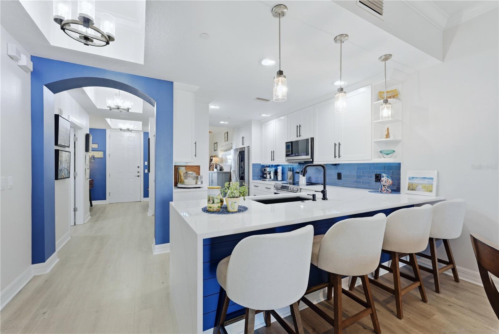 5531 CANNES CIR #403 — photo 3