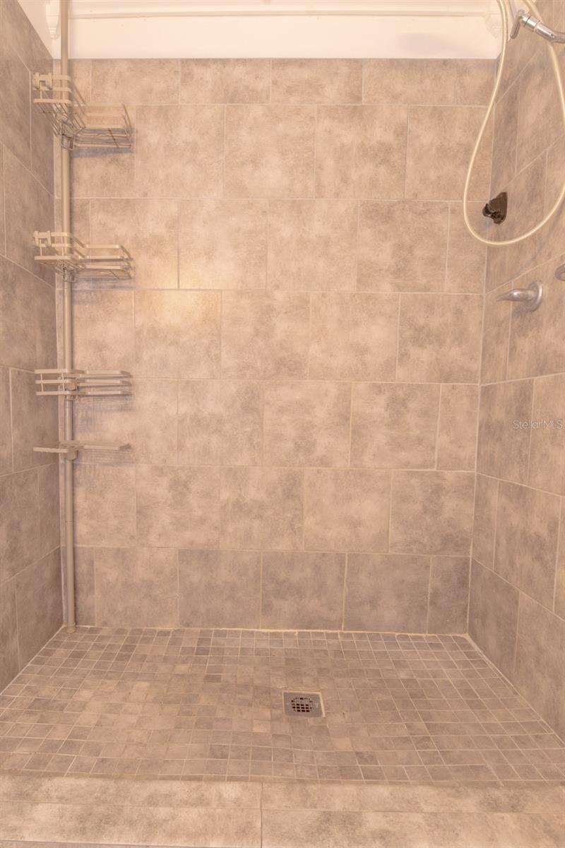 10840 NORWOOD AVE — photo 17