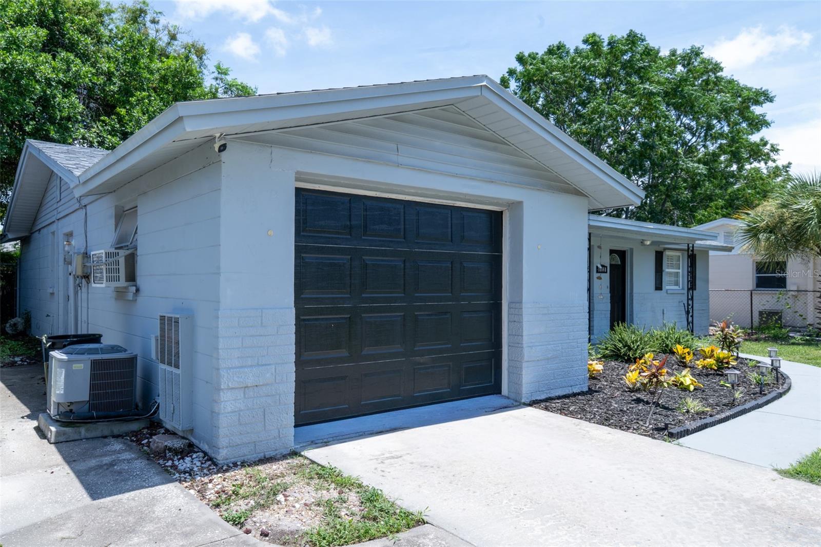 10840 NORWOOD AVE — photo 2